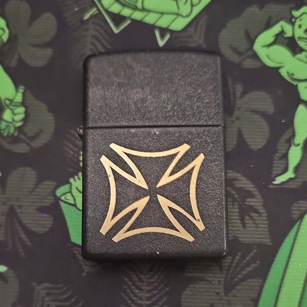 Black and Gold Lighter